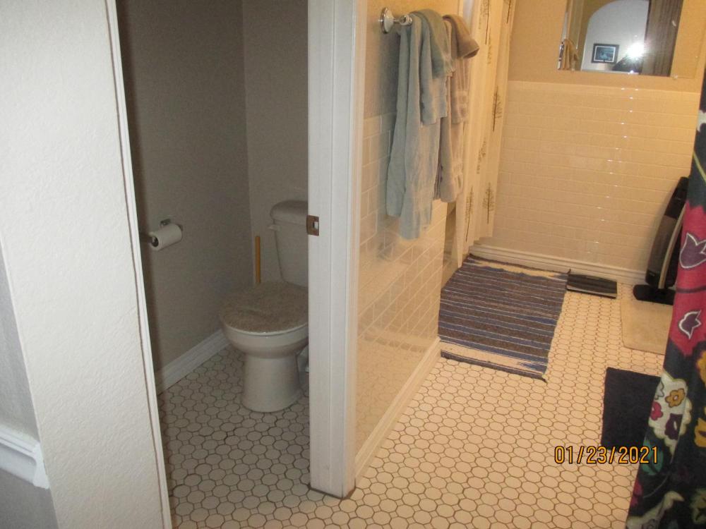 Deluxe Queen Room interior